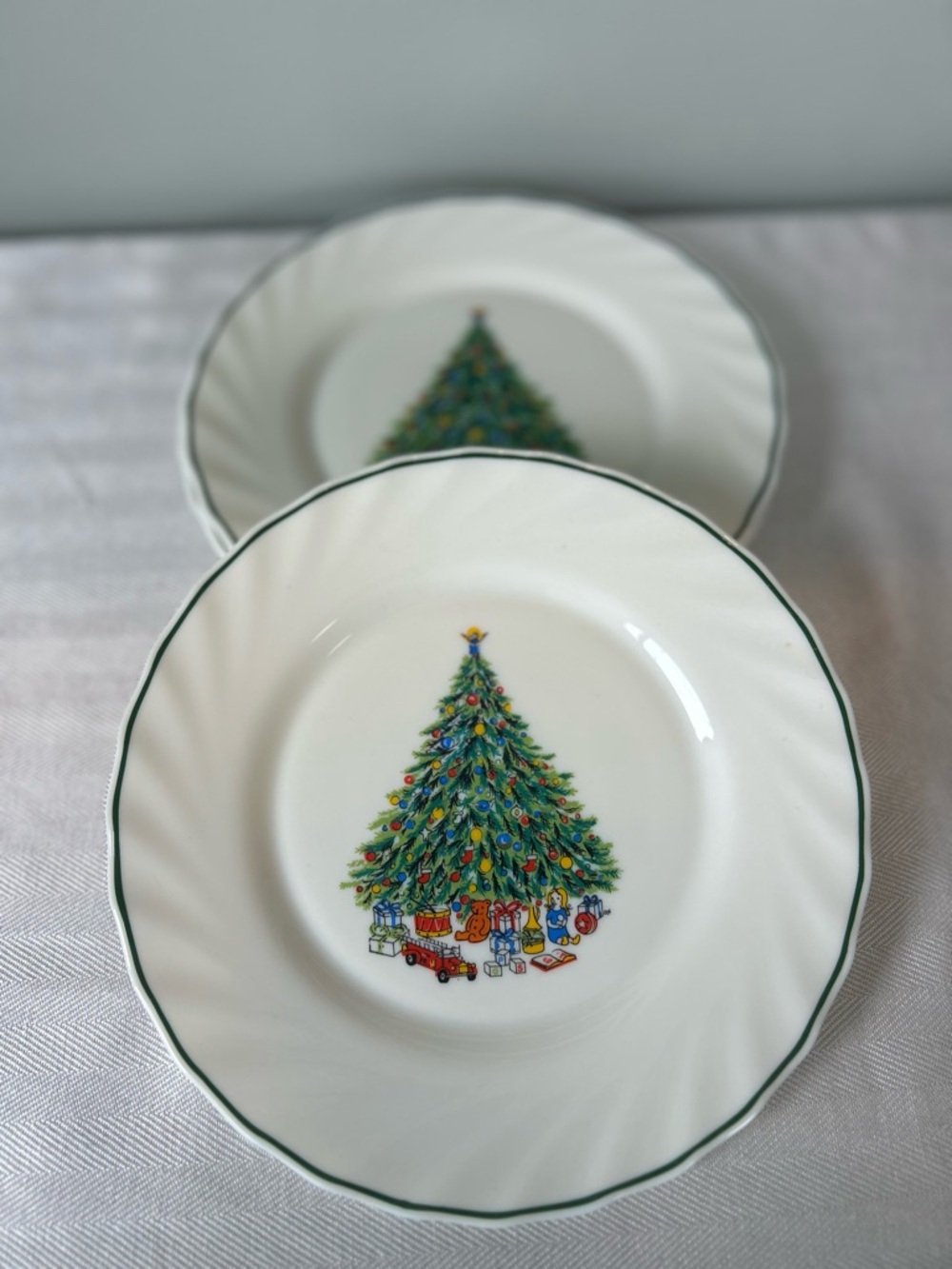Salem Noel Christmas Tree Salad Plates